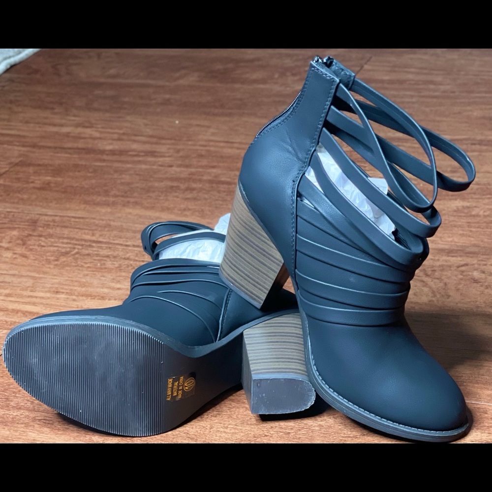 NWOT: Women’s Black Leather Booties - Picture 4 of 7